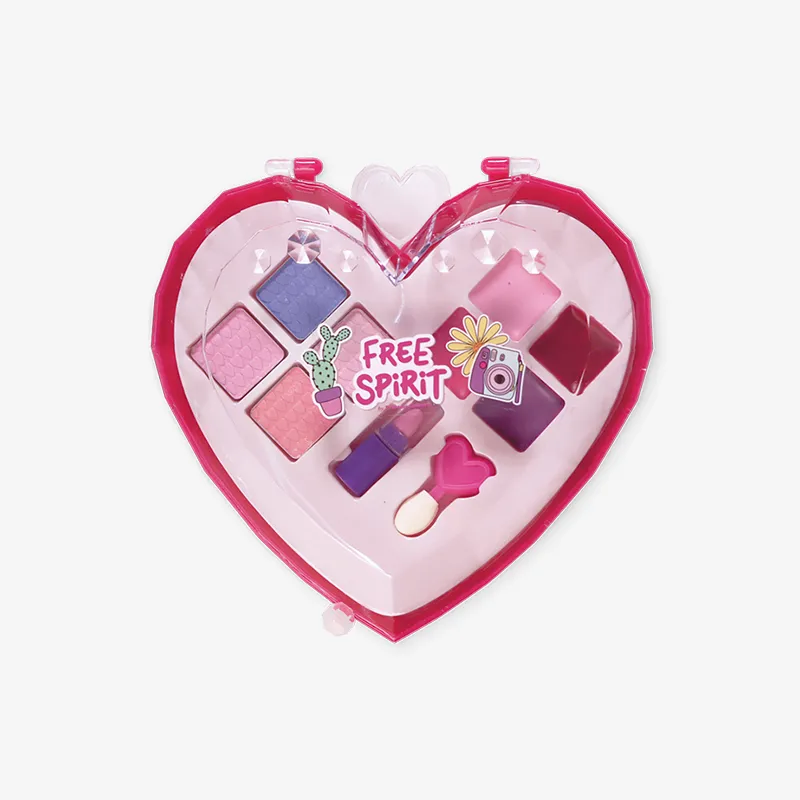 Big Heart Makeup Case, Photo 4 of 5